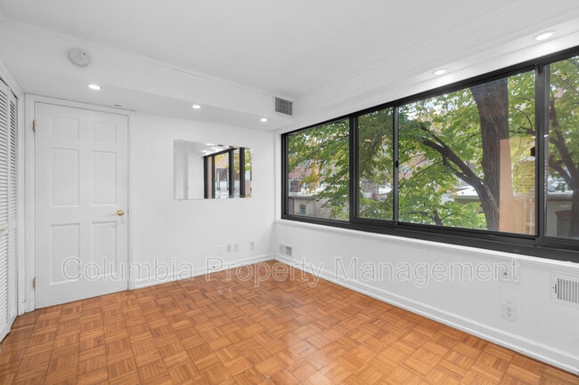 Building Photo - 1077 30th St NW