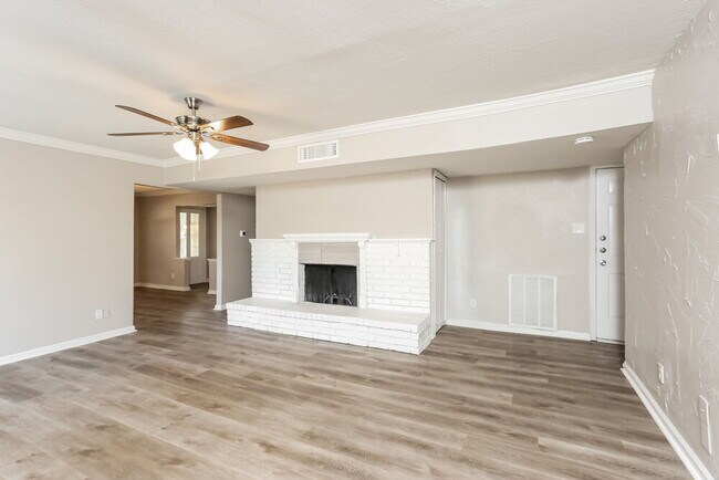 Building Photo - 8714 Miami Dr