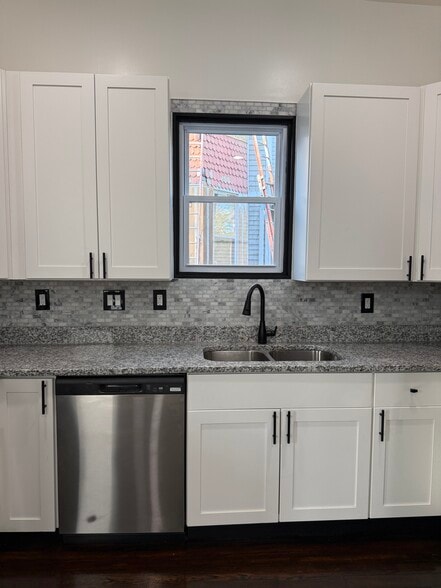 KITCHEN - 924 McPherson Ave