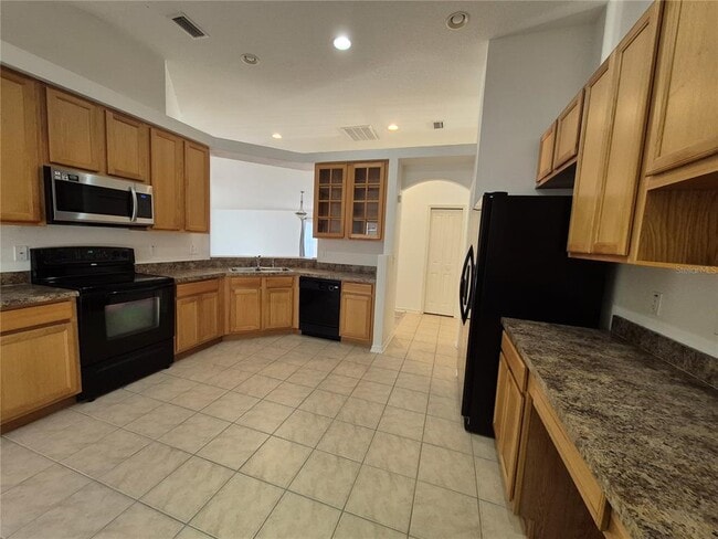 Building Photo - 6833 Runner Oak Dr