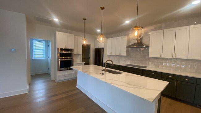 Building Photo - 335 Sophia Rain Dr