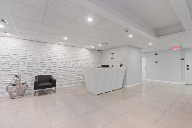 Building Photo - 1600 S Ocean Dr