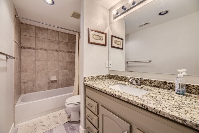 Building Photo - Luxury Living Awaits in this Grant Ranch H...