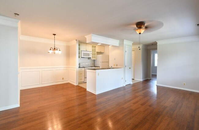 Building Photo - 102 Chesterfield Ln