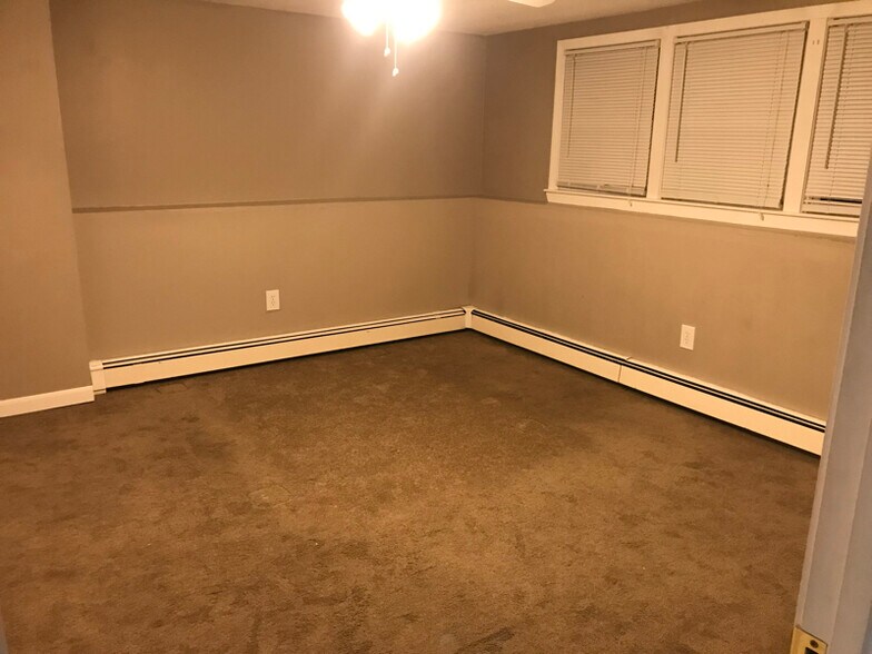 Building Photo - 19 Mason Rd