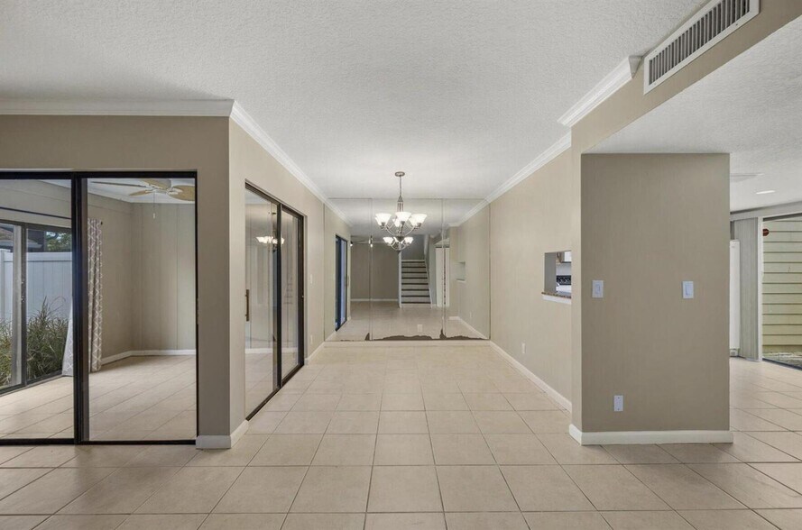 Building Photo - 402 Lakewood Ct