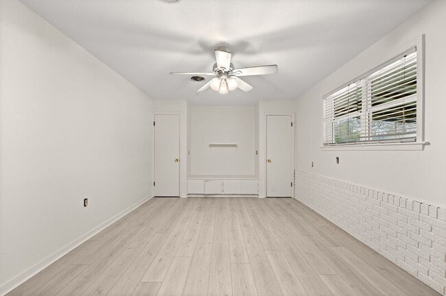 Building Photo - 8955 Alma Dr