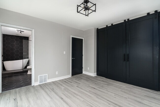 Building Photo - 1836 N Palmer St