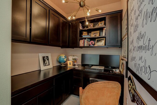 Building Photo - 4808 Globe Mallow Dr
