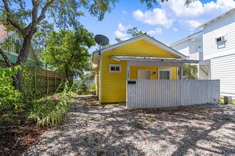 Building Photo - Newly renovated! Live the Grayt life in th...