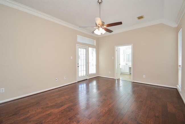 Building Photo - 623 Airybrook Ln