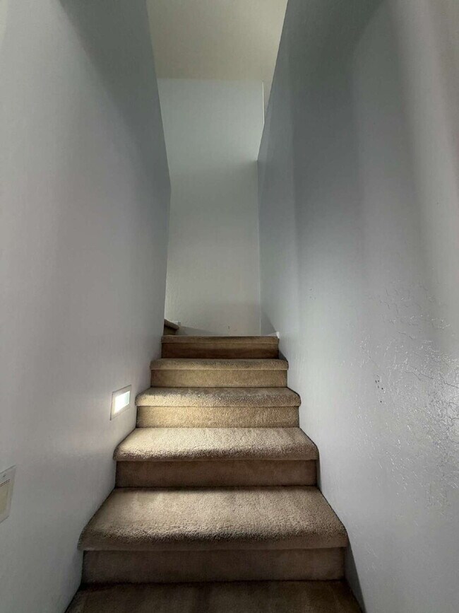 Building Photo - 3907 E Pinto Valley Rd