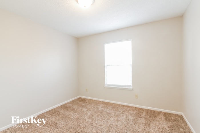 Building Photo - 6633 Sonesta Dr