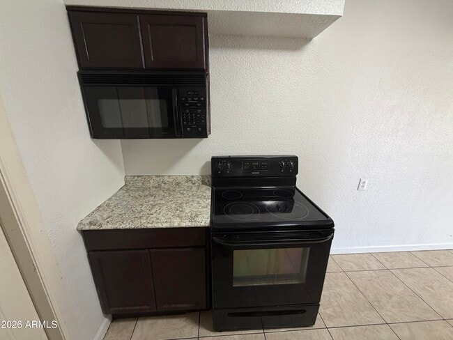 Building Photo - 625 E Broadway Rd