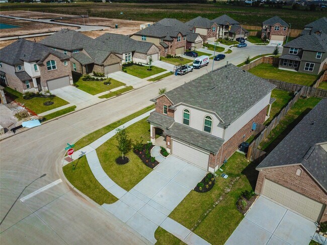 Building Photo - 3542 Vivaldi Dr