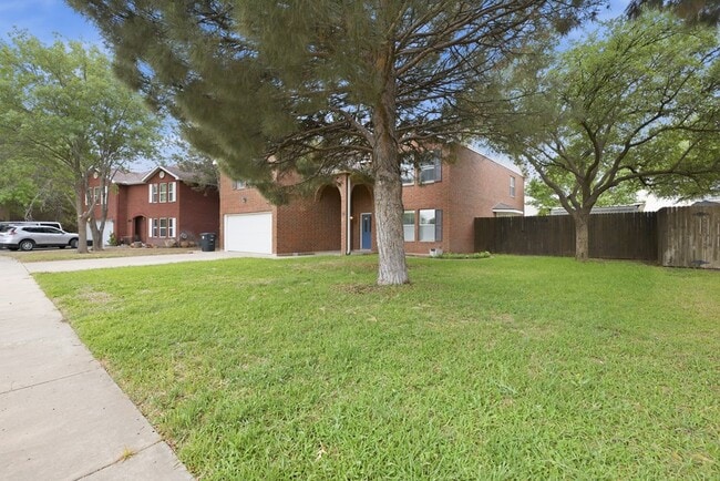 Building Photo - 37 Pinon Ct