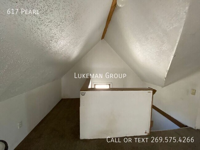 Building Photo - 617 Pearl-