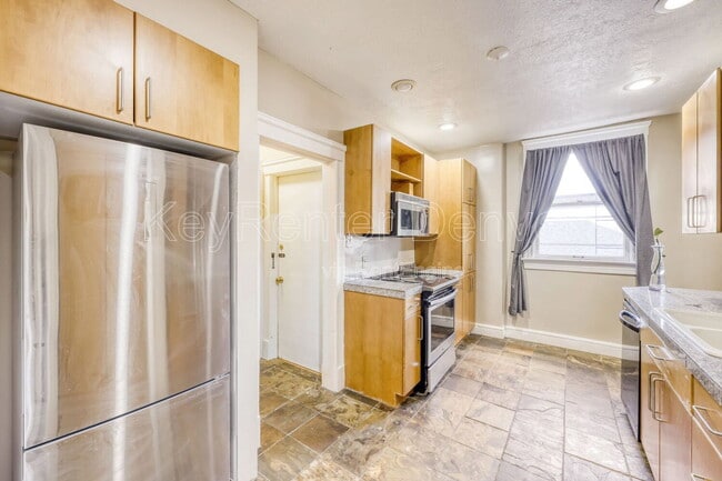 Building Photo - 1408 N Elizabeth St