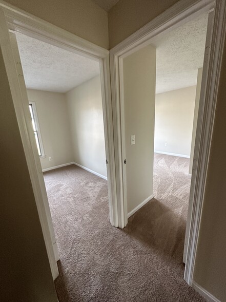 Layout of bedroom 1 to 2 - 117 Oak Moore Ct
