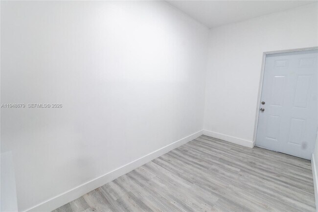 Building Photo - 16201 SW 144th Ct