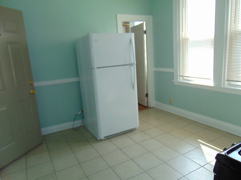 Building Photo - 8353 S Brandon Ave