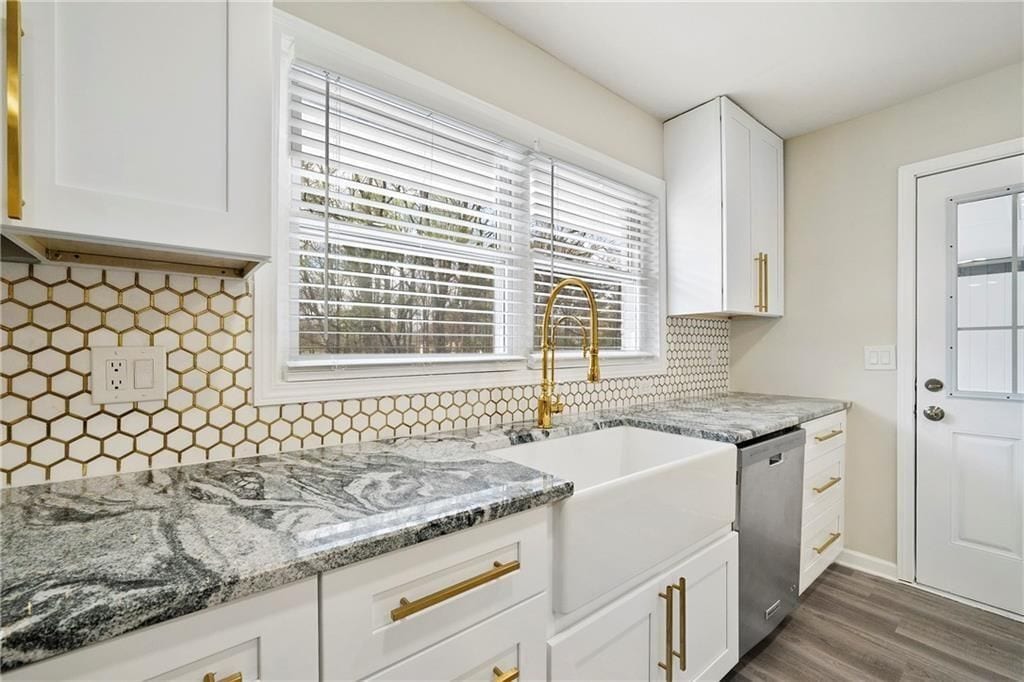 Building Photo - 3400 Lower Roswell Rd