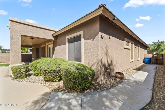 Building Photo - 15053 W Cameron Dr