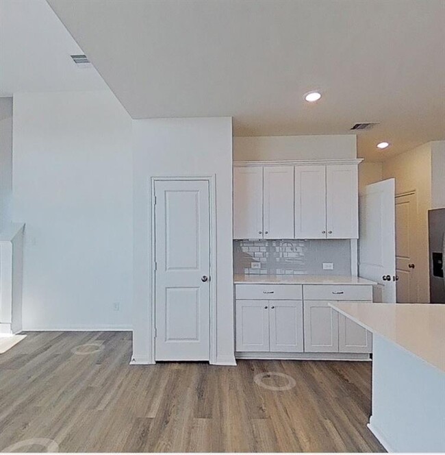 Building Photo - 22700 Elyson Falls Dr