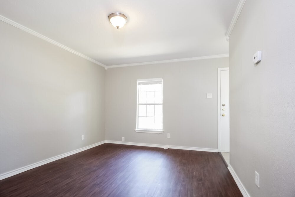 Building Photo - 1050 Brownwood Dr