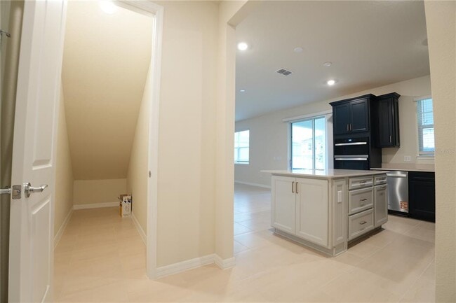 Building Photo - 268 Summer Pne St