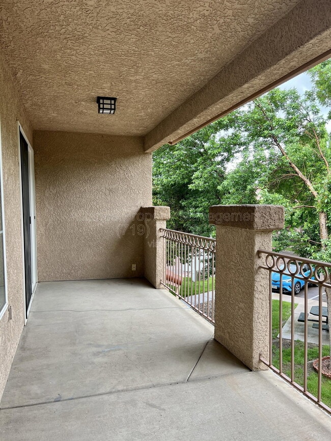 Building Photo - 3380 Apogee View