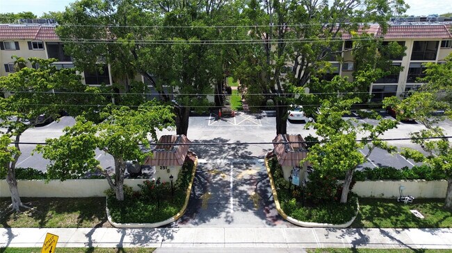 Building Photo - 251 S Cypress Rd