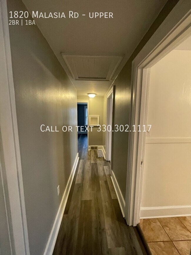 Building Photo - Two bedroom one bathroom upper level apart...