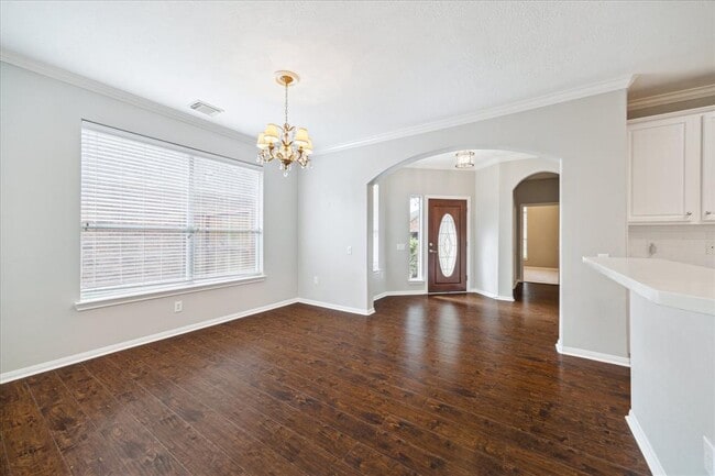 Building Photo - 1315 Varese Dr
