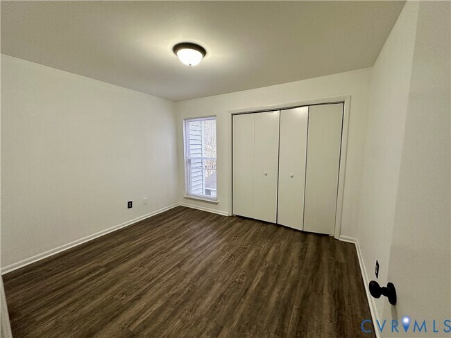 Building Photo - 70 Summer E