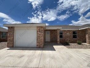 Building Photo - 2129 Bobwhite Ct
