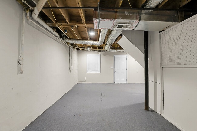 Building Photo - 1229 Creek Forest Ct NW