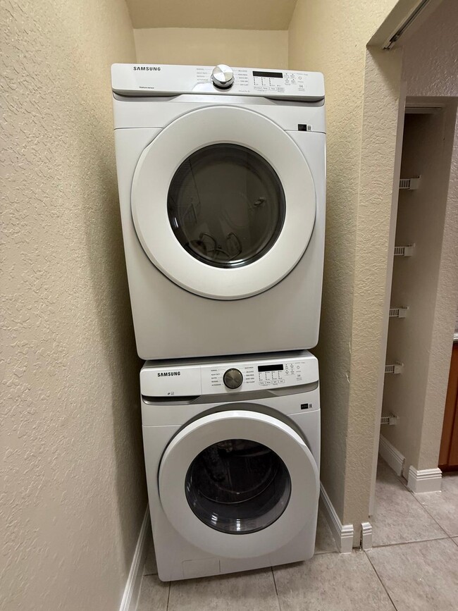 Building Photo - 3569 Forest Hill Blvd