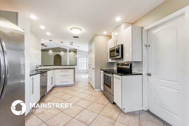 Building Photo - 3173 Parkhill Ave