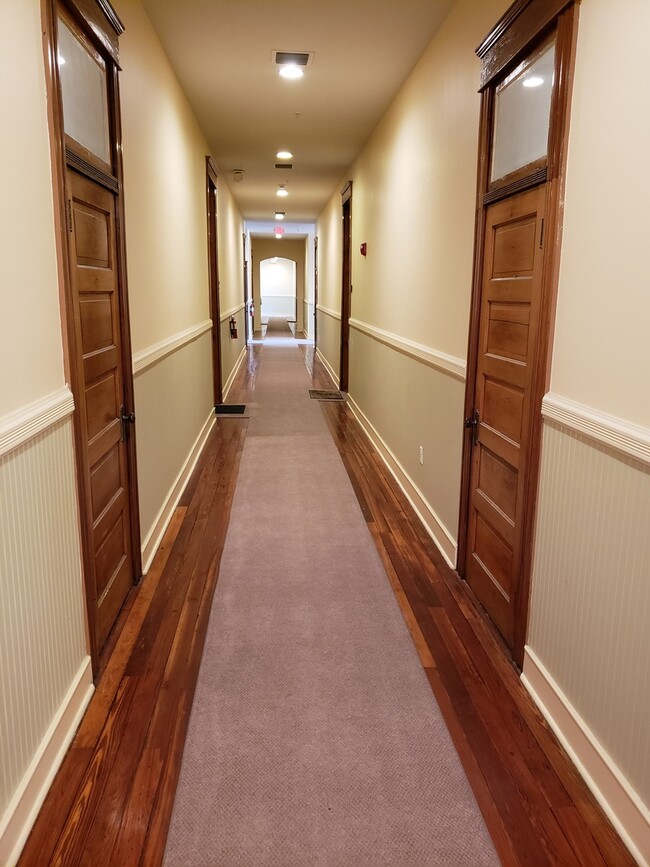 Building Photo - 2 BR/ 2BA Condo in Downtown Tampa