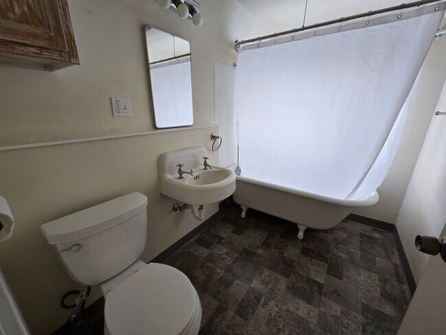 Building Photo - 133