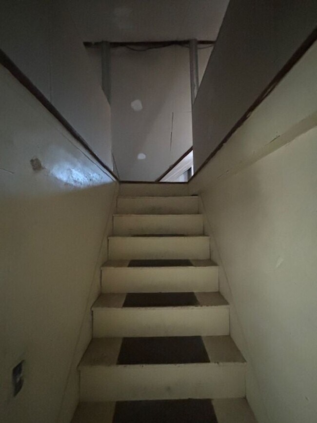Building Photo - 3 Bedroom 1.5 Bathroom Available in Manheim!