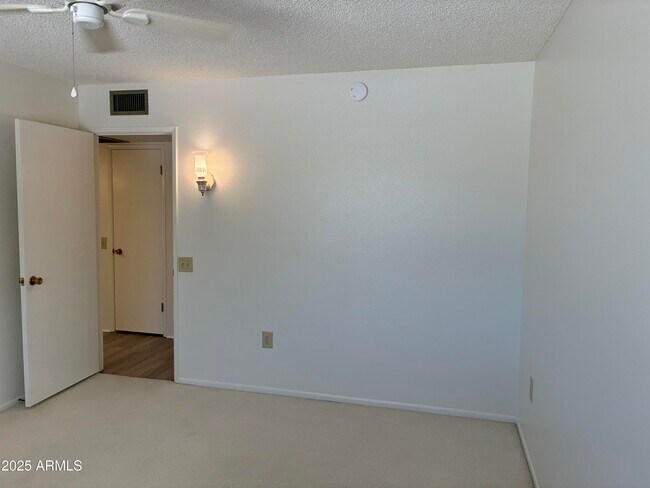 Building Photo - 17807 N 125th Dr