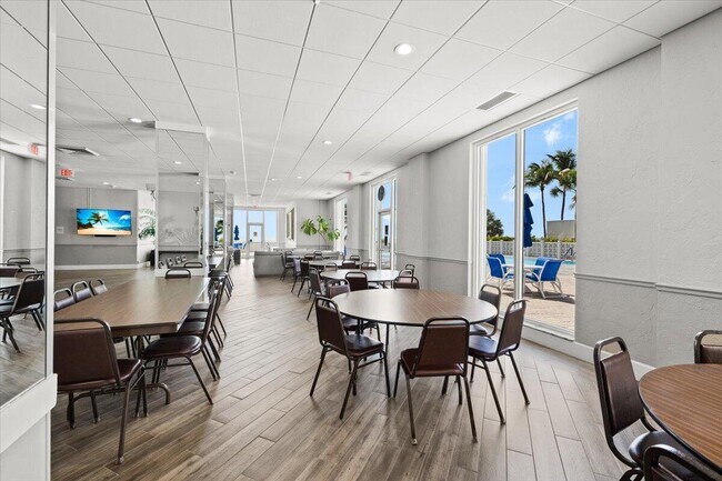 Building Photo - 4250 Galt Ocean Dr