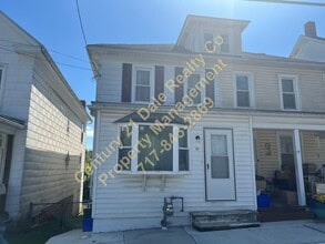 Building Photo - 3 Bedroom Home in Red Lion School District