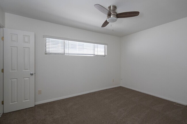 Building Photo - 1Br in Carlsbad with Parking ~ Less than a Mile from the Beach!