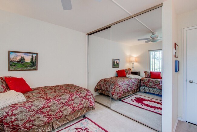 Building Photo - 5500 Paseo Del Lago W