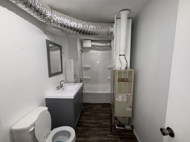 Building Photo - 23 E Brown St