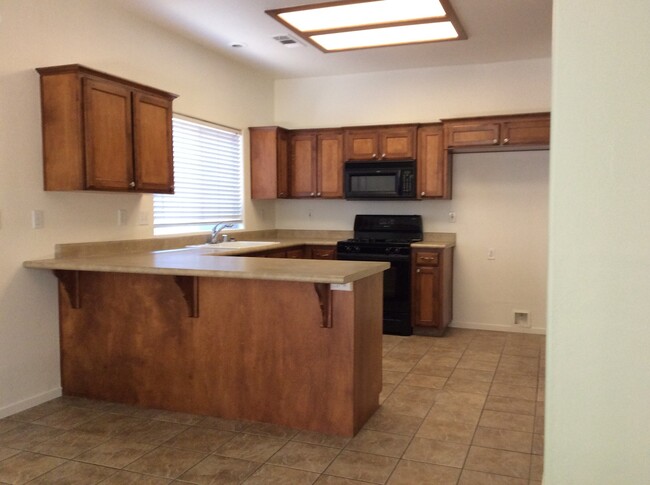 Building Photo - Like New Home in the Hurley School District!