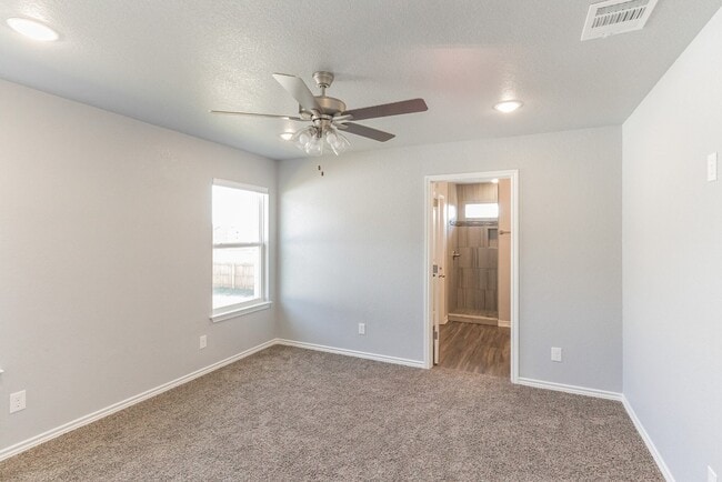 Building Photo - 117 Mike Warner Dr
